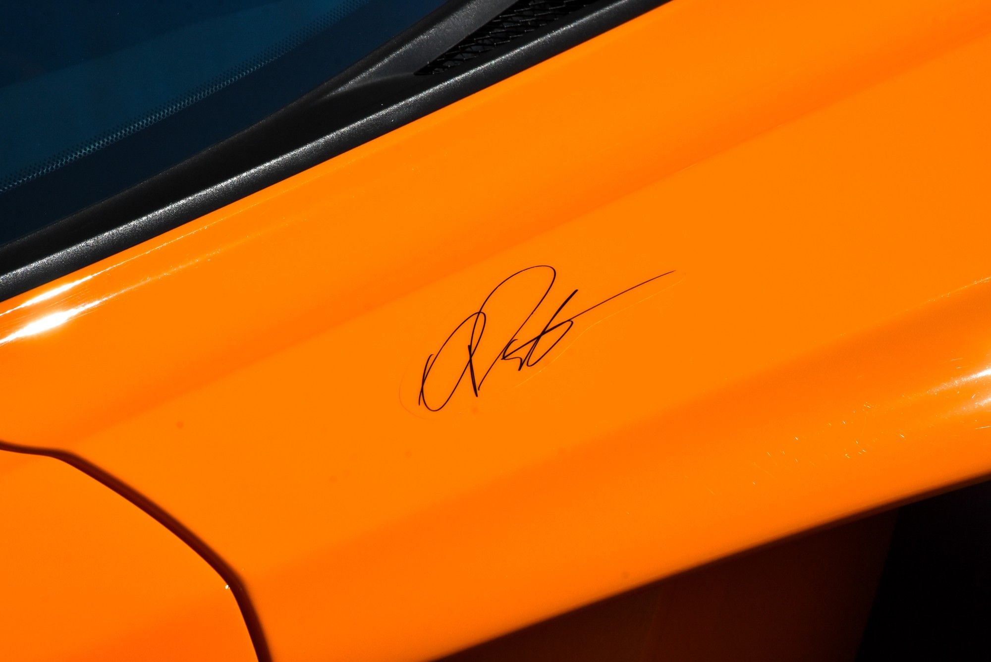 USED 2012 12 MCLAREN 12C 3.8T V8 SSG Euro 5 2dr 