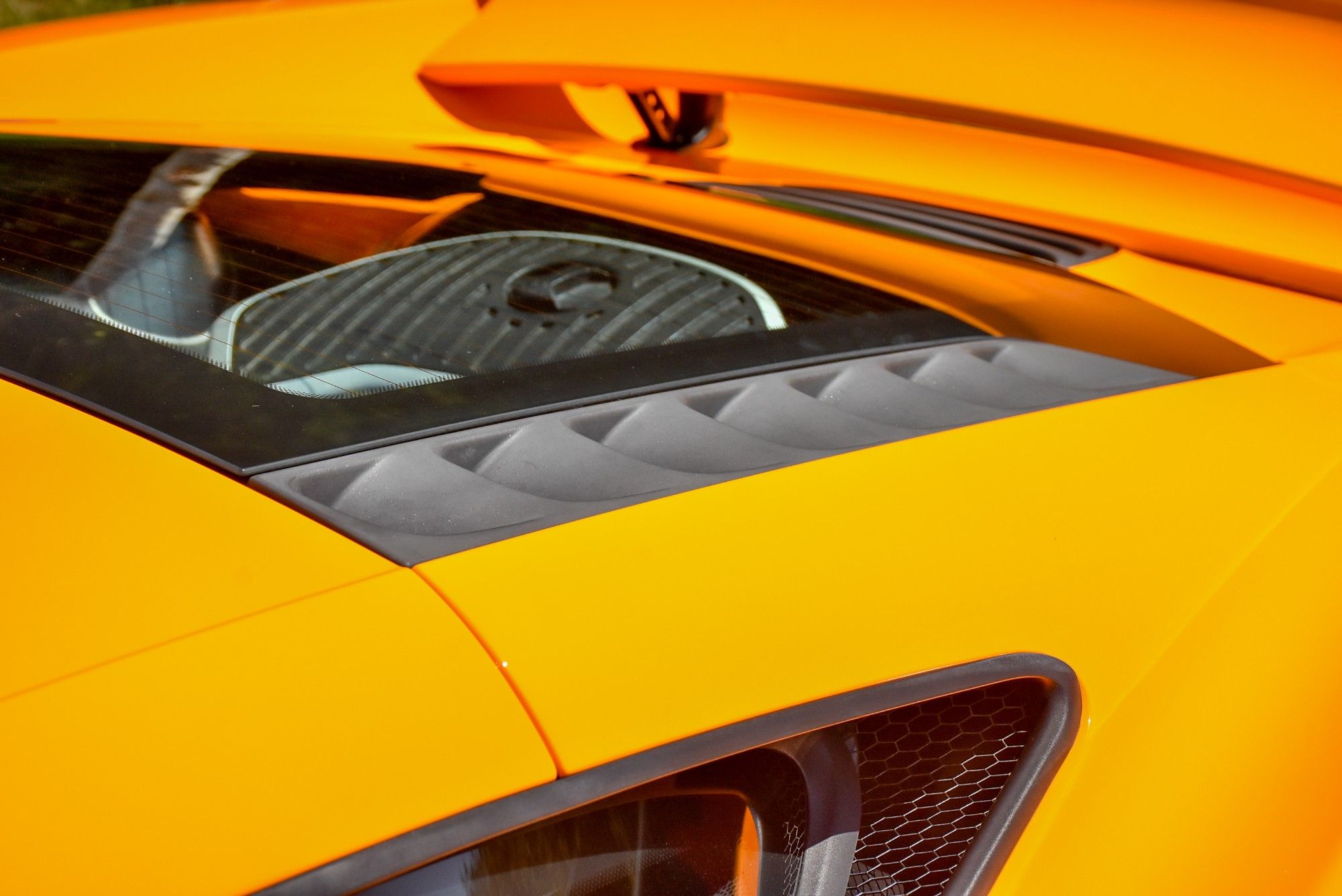 USED 2012 12 MCLAREN 12C 3.8T V8 SSG Euro 5 2dr 