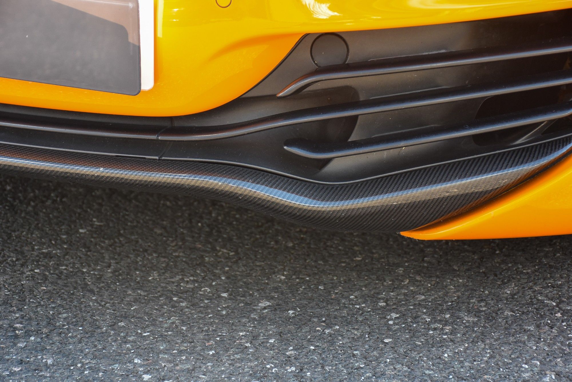 USED 2012 12 MCLAREN 12C 3.8T V8 SSG Euro 5 2dr 