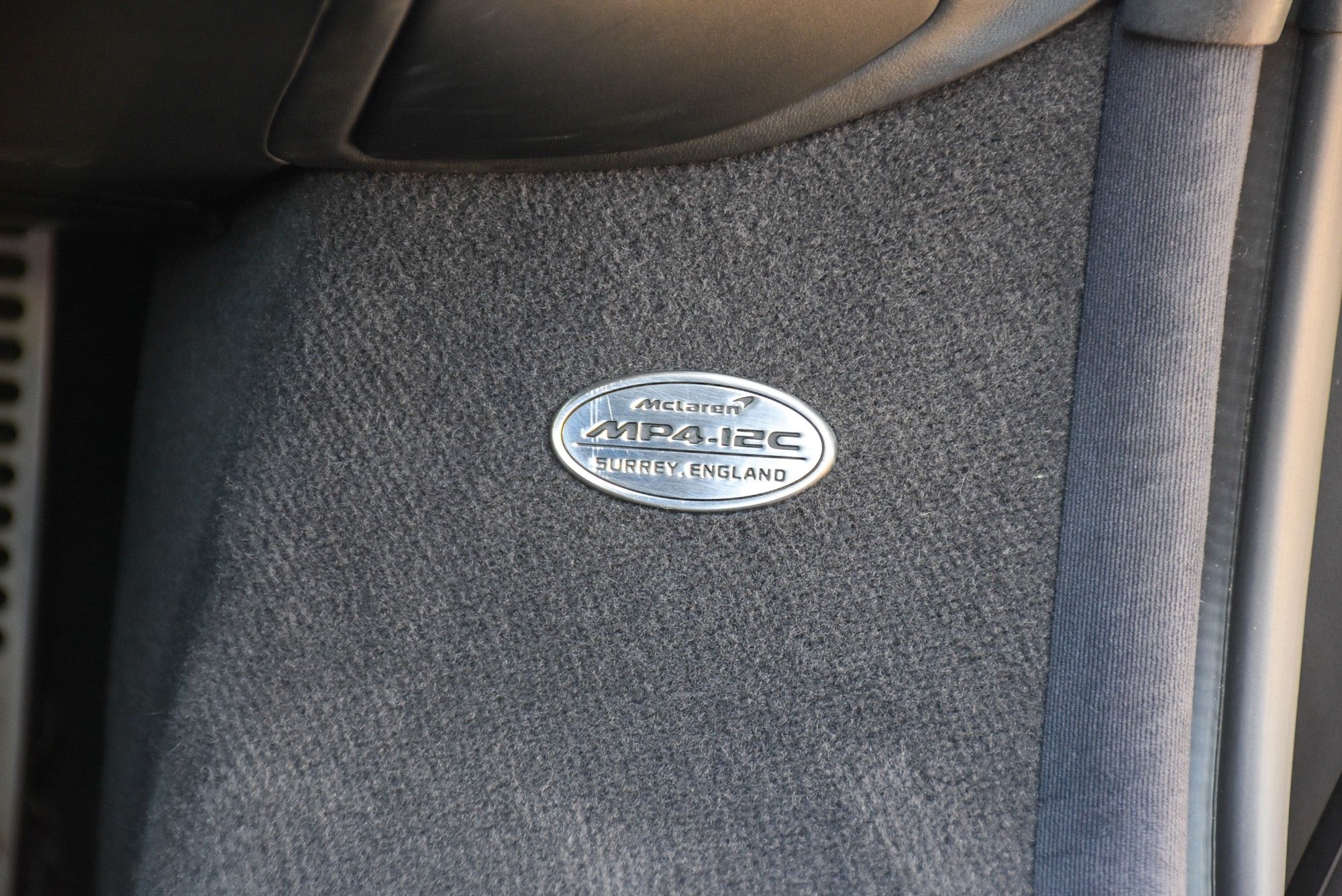 USED 2012 12 MCLAREN 12C 3.8T V8 SSG Euro 5 2dr 