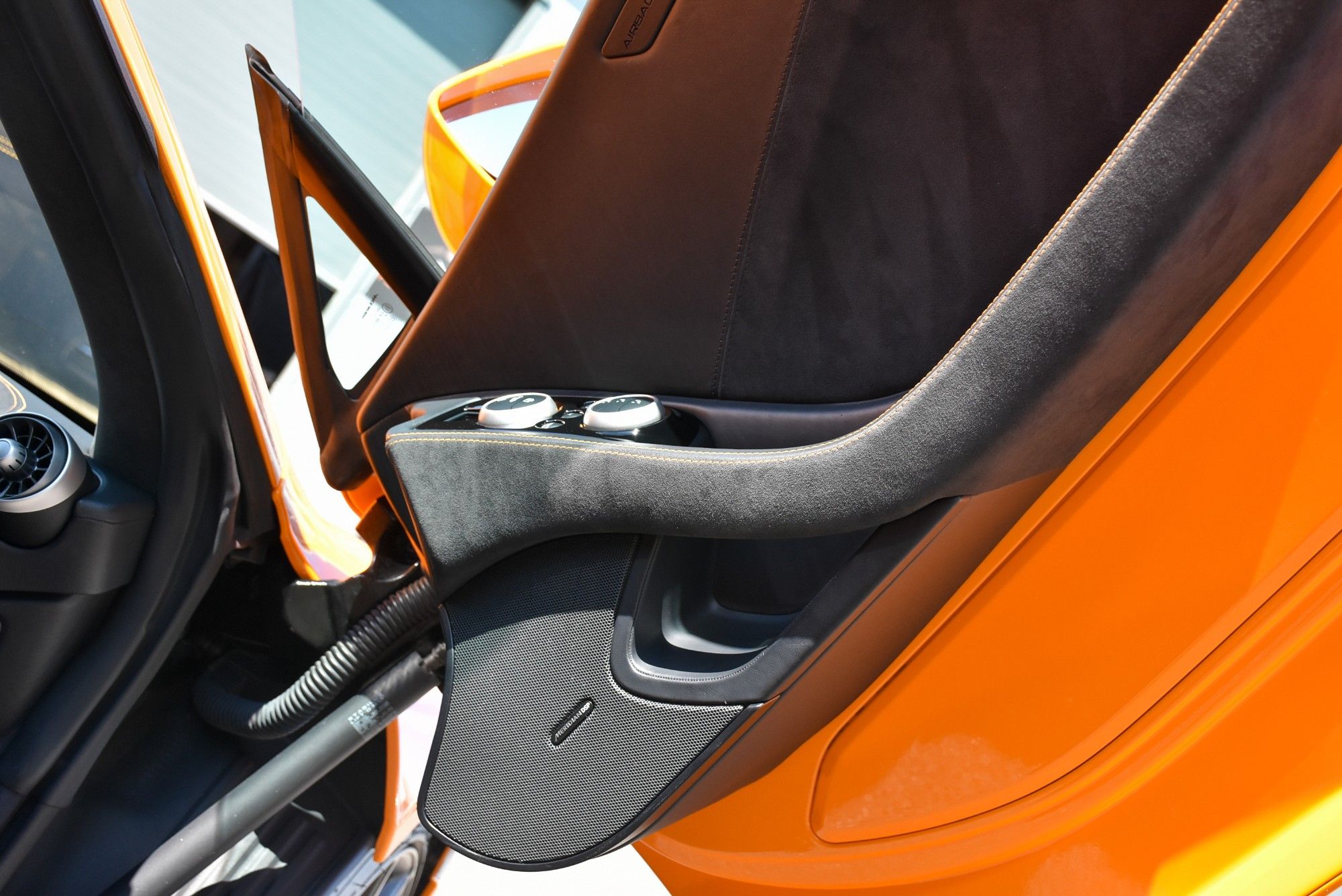 USED 2012 12 MCLAREN 12C 3.8T V8 SSG Euro 5 2dr 