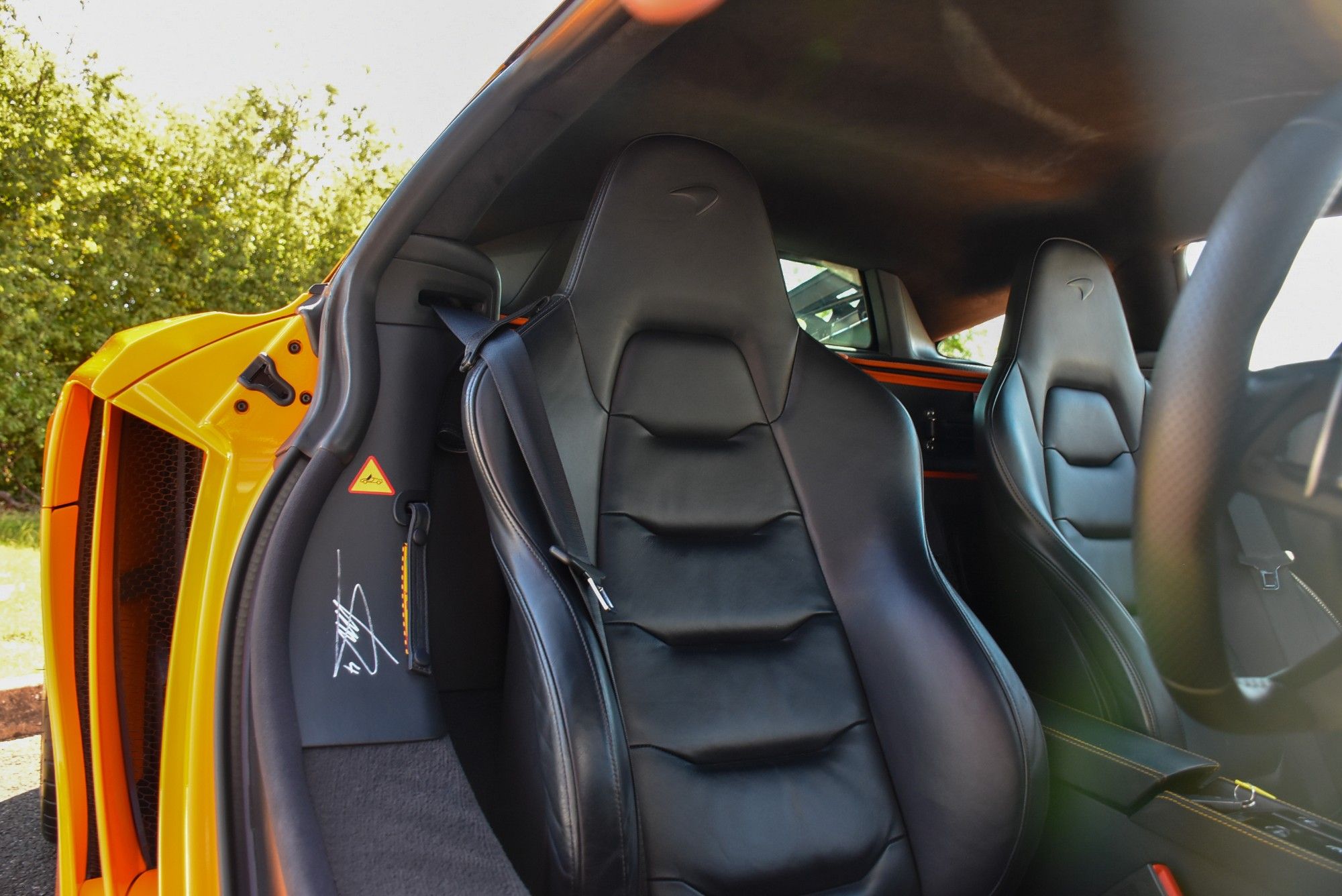 USED 2012 12 MCLAREN 12C 3.8T V8 SSG Euro 5 2dr 
