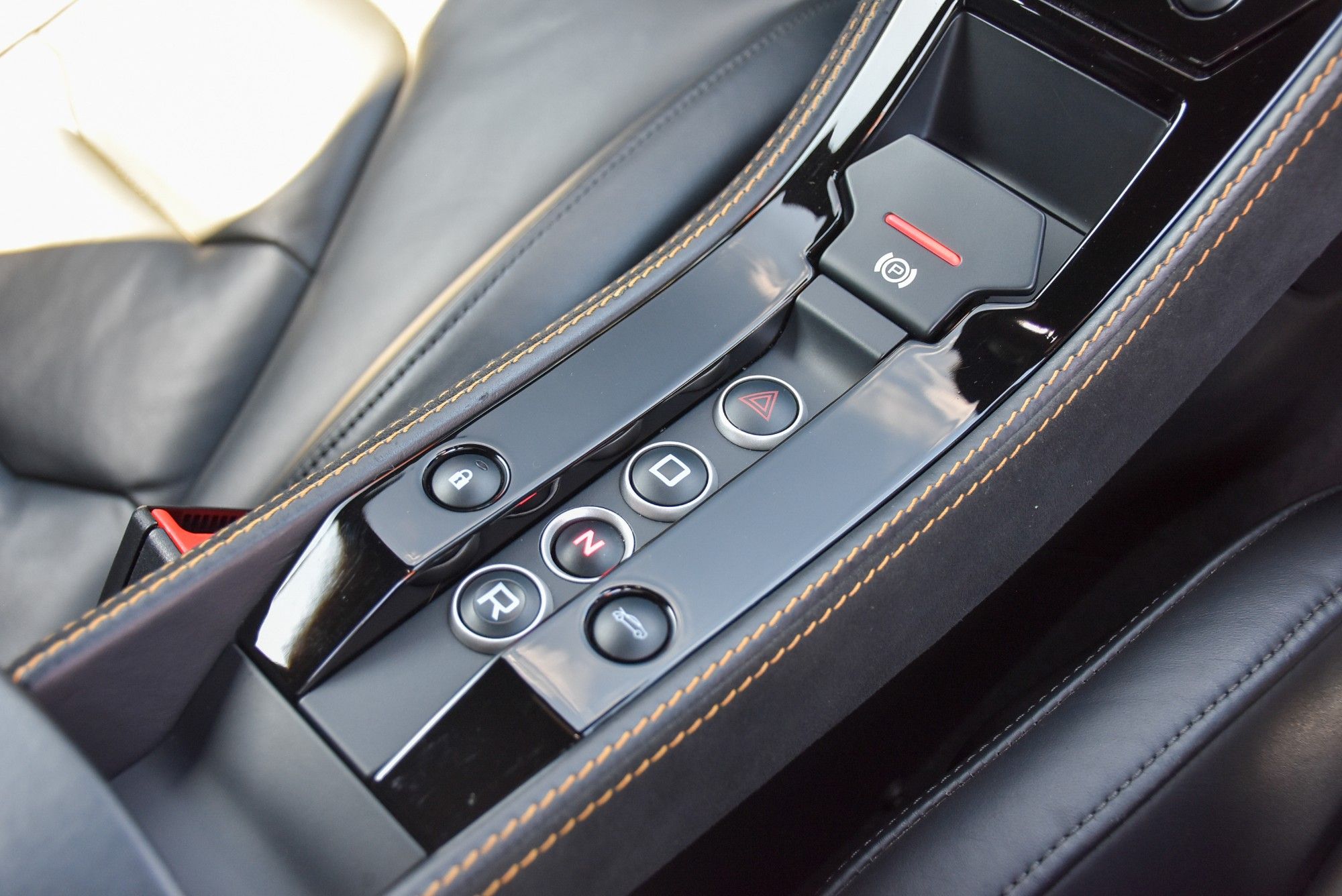 USED 2012 12 MCLAREN 12C 3.8T V8 SSG Euro 5 2dr 