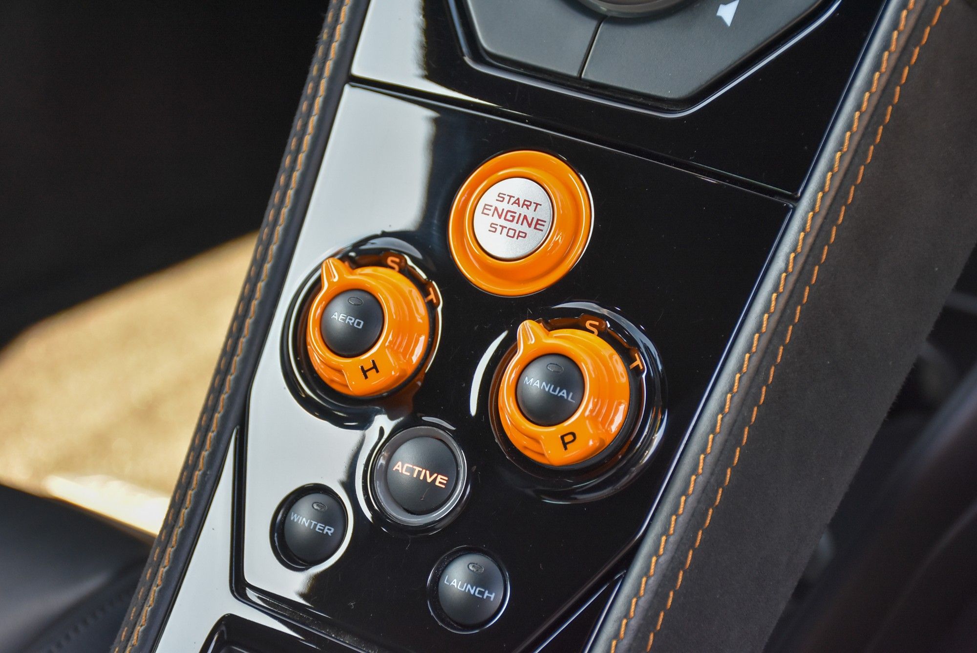 USED 2012 12 MCLAREN 12C 3.8T V8 SSG Euro 5 2dr 