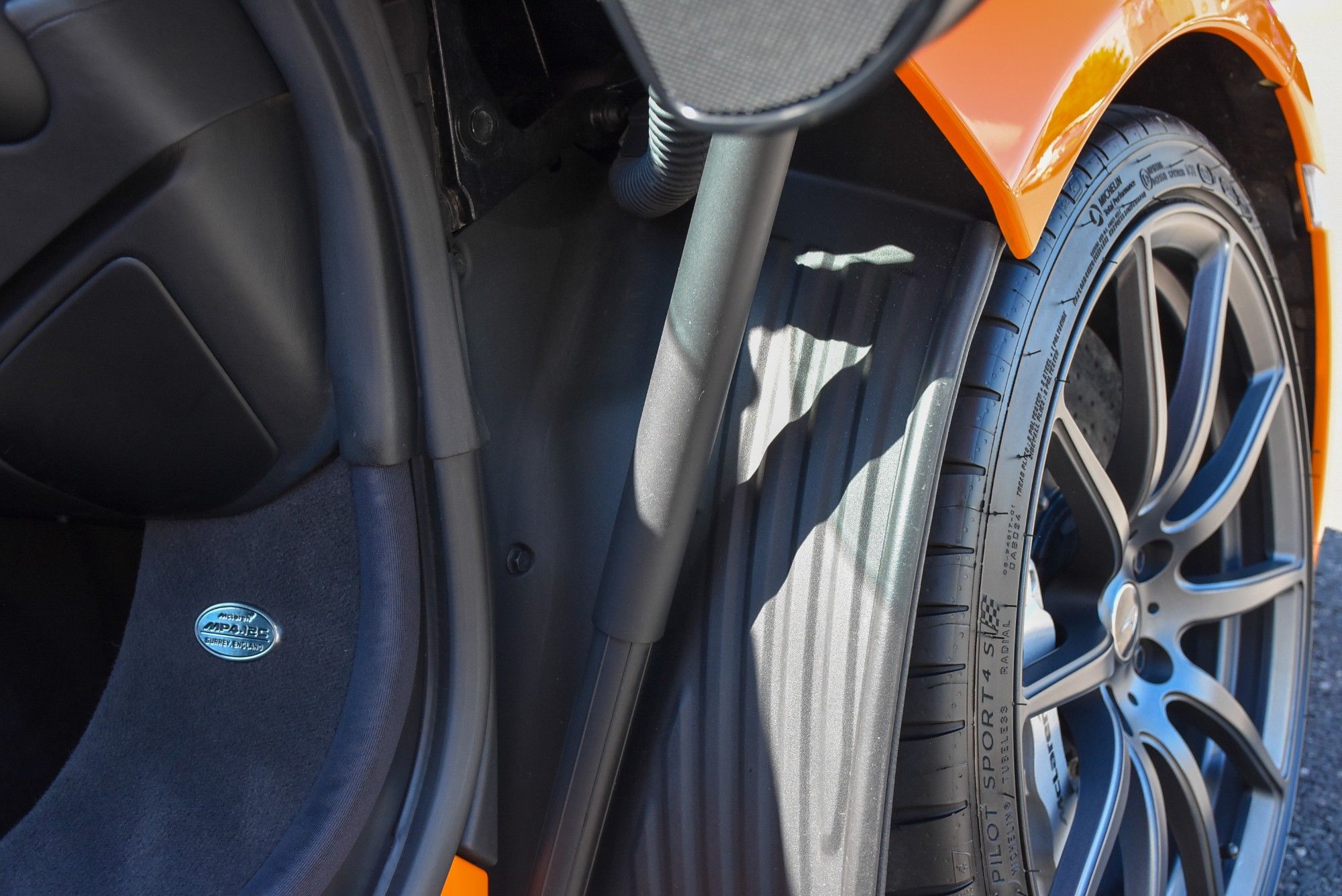 USED 2012 12 MCLAREN 12C 3.8T V8 SSG Euro 5 2dr 