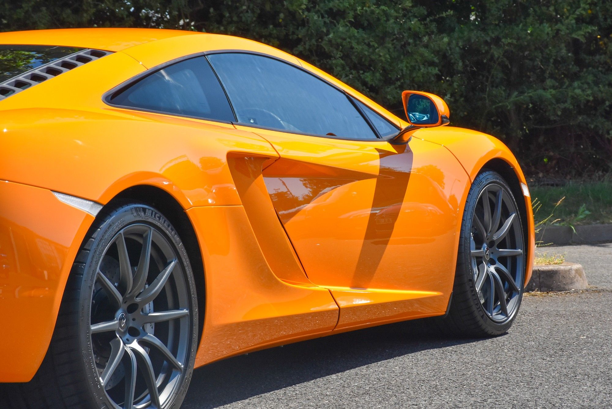 USED 2012 12 MCLAREN 12C 3.8T V8 SSG Euro 5 2dr 