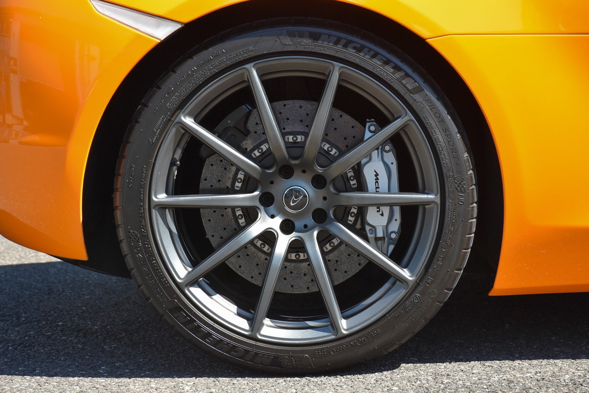 USED 2012 12 MCLAREN 12C 3.8T V8 SSG Euro 5 2dr 