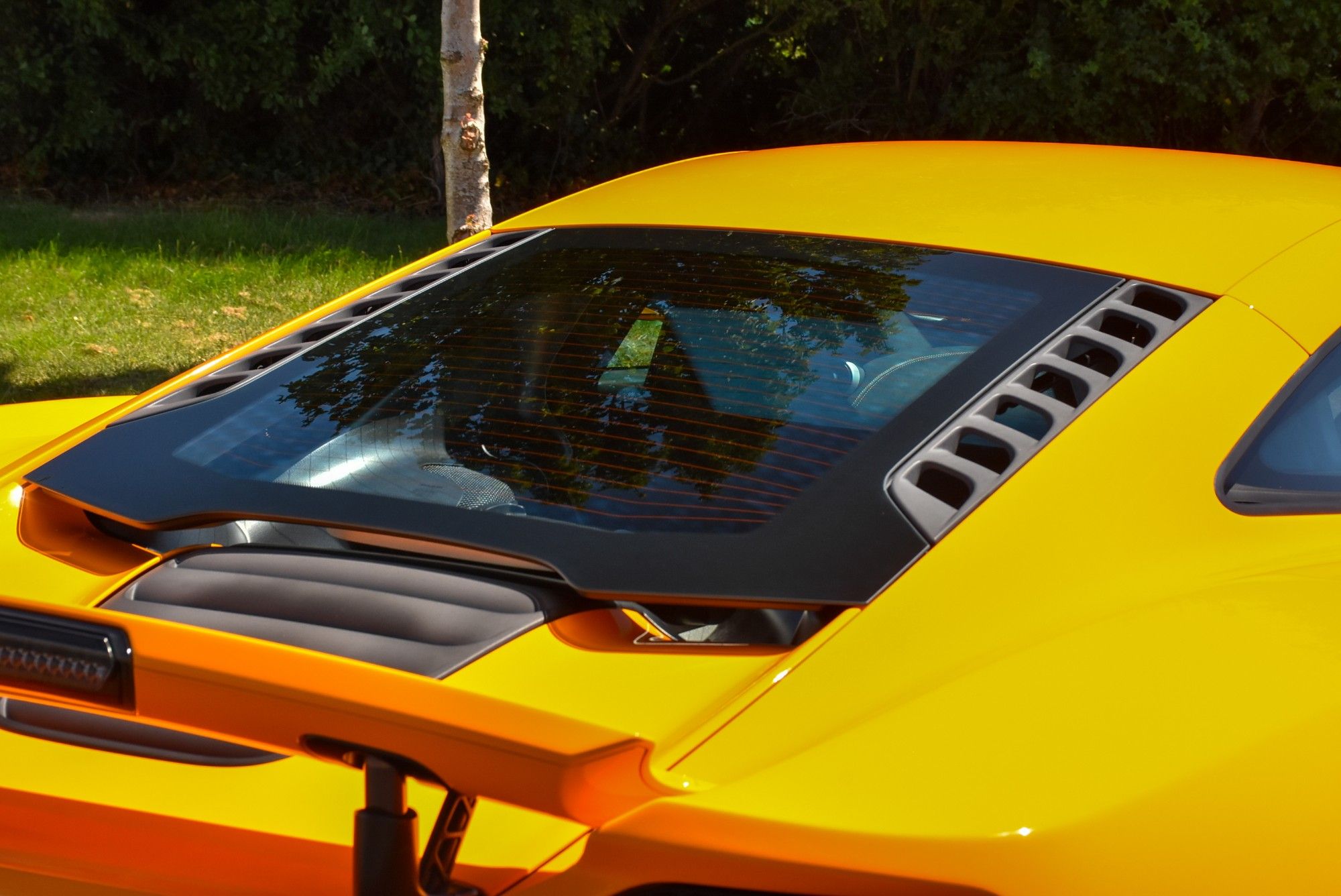 USED 2012 12 MCLAREN 12C 3.8T V8 SSG Euro 5 2dr 