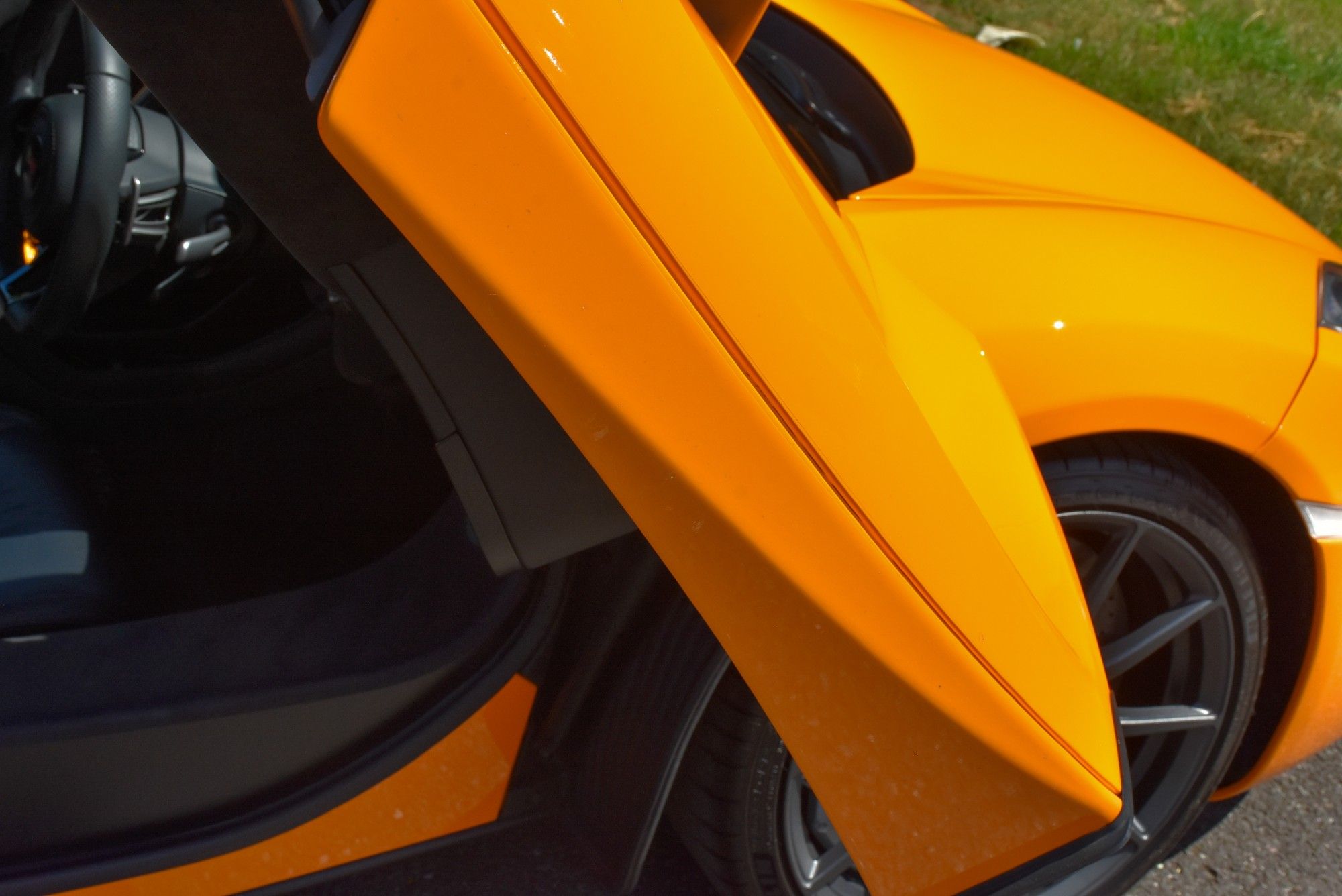 USED 2012 12 MCLAREN 12C 3.8T V8 SSG Euro 5 2dr 