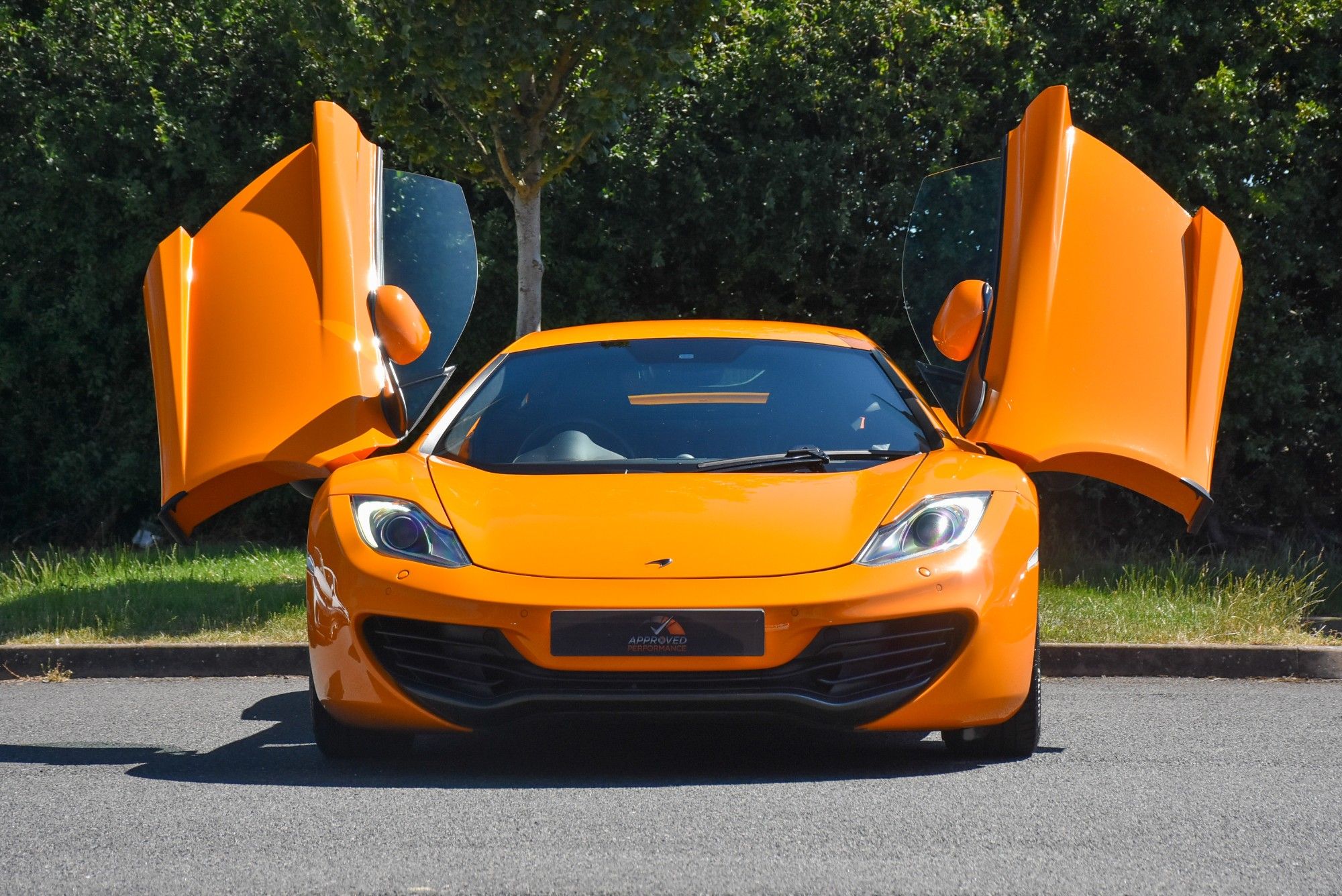 USED 2012 12 MCLAREN 12C 3.8T V8 SSG Euro 5 2dr 