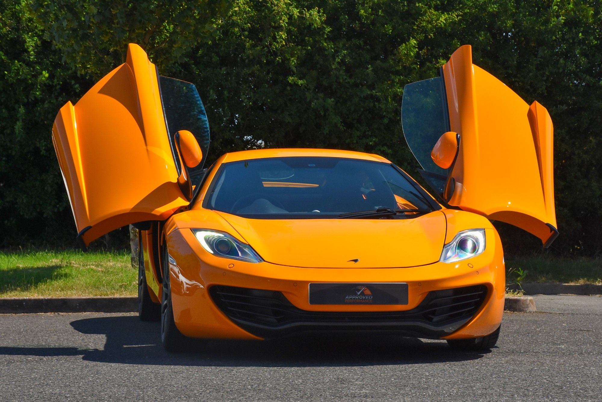 USED 2012 12 MCLAREN 12C 3.8T V8 SSG Euro 5 2dr 
