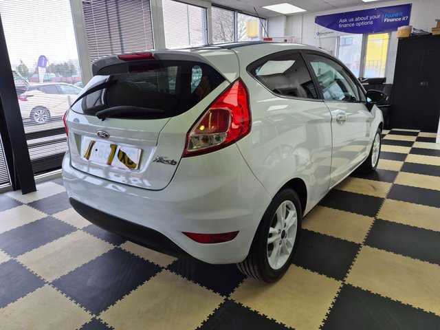 2017 FORD FIESTA - Photo 3