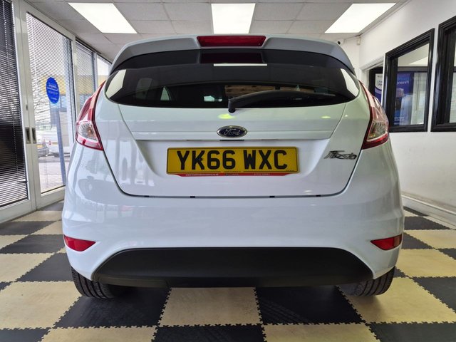 2017 FORD FIESTA - Photo 7