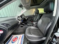 USED 2013 13 HYUNDAI IX35 2.0 CRDi Premium SUV 5dr Diesel Auto 4WD Euro 5 (184 ps) 11 STAMPS 2 PRE OWNERS SAT NAV