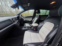 USED 2017 67 KIA SPORTAGE 1.6 T-GDi GT-Line SUV 5dr Petrol Manual AWD Euro 6 (174 bhp) High Spec with Reversing Camera