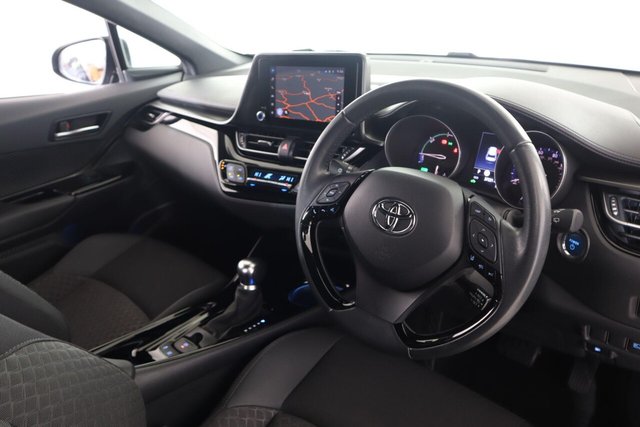 2022 Toyota C-HR - Photo 11