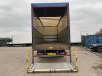 USED 2022 71 DAF LF LF 260 - 18 TONNE BOX WITH COLUMN TAIL LIFT, 28FT BODY, 1.5 TONNE LIFT 