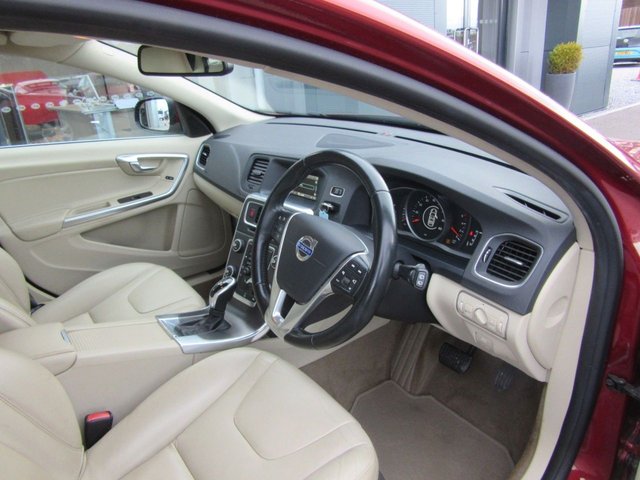 2014 VOLVO V60 - Photo 8