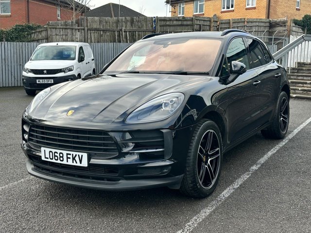 2018 PORSCHE MACAN - Photo 3