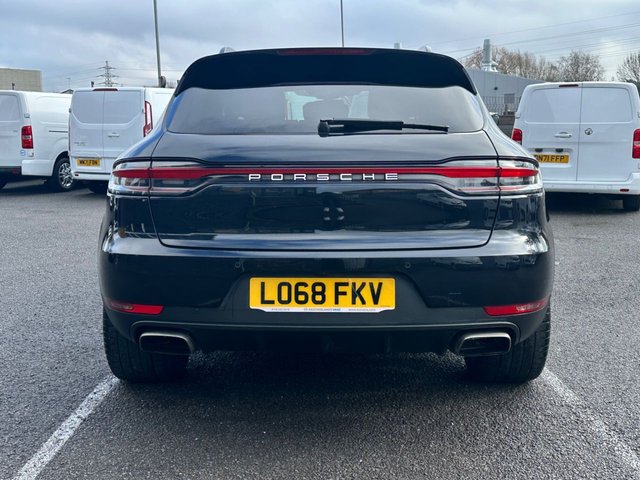 2018 PORSCHE MACAN - Photo 7