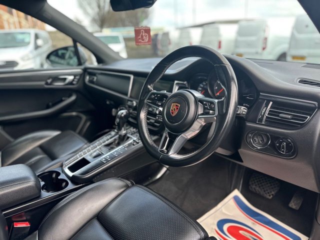 2018 PORSCHE MACAN - Photo 10