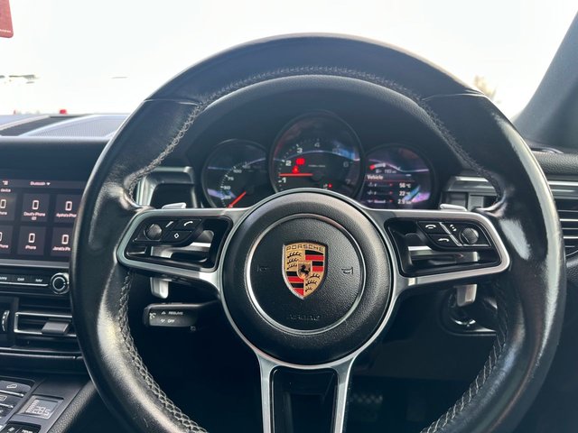 2018 PORSCHE MACAN - Photo 11