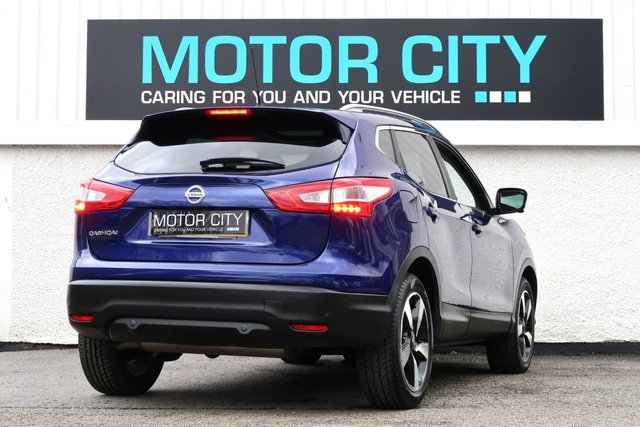 2017 NISSAN QASHQAI 1.5 dCi N-Connecta SUV 5dr Diesel Manual 2WD Euro 6 (s/s) (110 ps) - Photo 3
