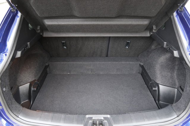 2017 NISSAN QASHQAI 1.5 dCi N-Connecta SUV 5dr Diesel Manual 2WD Euro 6 (s/s) (110 ps) - Photo 10