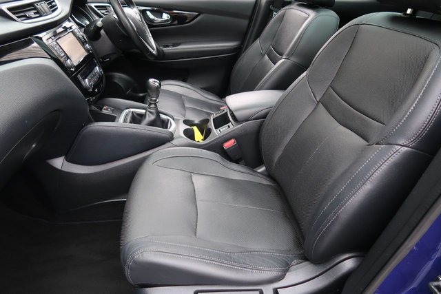 2017 NISSAN QASHQAI 1.5 dCi N-Connecta SUV 5dr Diesel Manual 2WD Euro 6 (s/s) (110 ps) - Photo 12