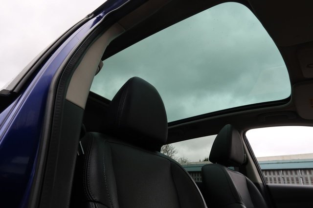 2017 NISSAN QASHQAI 1.5 dCi N-Connecta SUV 5dr Diesel Manual 2WD Euro 6 (s/s) (110 ps) - Photo 4