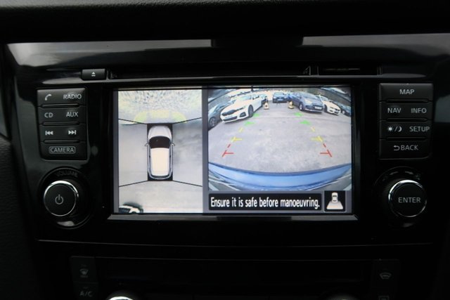 2017 NISSAN QASHQAI 1.5 dCi N-Connecta SUV 5dr Diesel Manual 2WD Euro 6 (s/s) (110 ps) - Photo 6