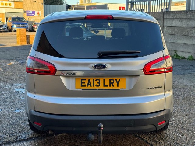 2013 Ford S-Max 2L Titanium 5dr - Photo 4