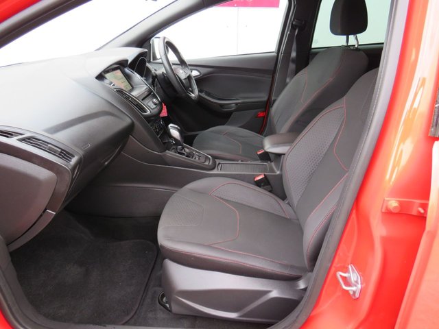 2018 FORD FOCUS 2018 1.0T EcoBoost ST-Line Hatchback 5dr Petrol Auto Euro 6 (s/s) (125 ps) - Photo 9