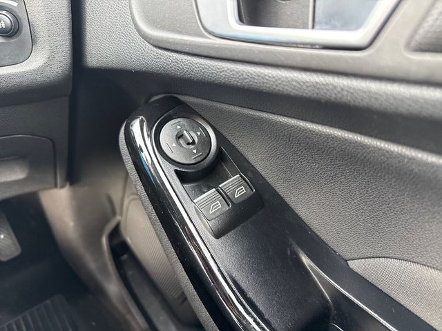 2016 FORD FIESTA 1.0T EcoBoost Zetec Hatchback 5dr Petrol Manual Euro 6 (s/s) (100 ps) - Photo 12