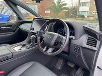 USED 2024 24 TOYOTA ALPHARD 2.5L PETROL HYBRID AUTOMATIC 