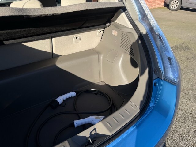 2012 Nissan Leaf - Photo 10