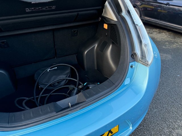 2016 Nissan Leaf - Photo 11