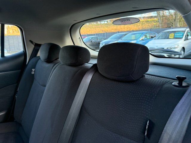 2016 Nissan Leaf - Photo 12