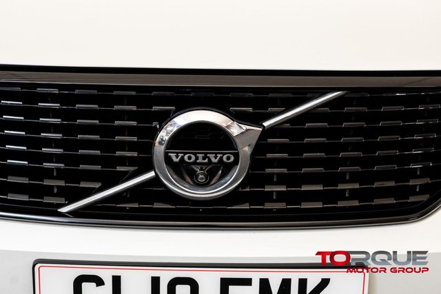 2018 VOLVO XC40 2.0 D4 First Edition SUV 5dr Diesel Auto AWD Euro 6 (s/s) (190 ps) - Photo 4