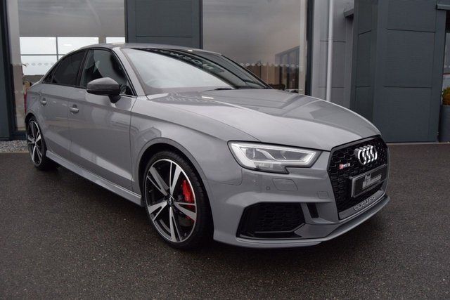 2018 AUDI RS3 - Photo 2