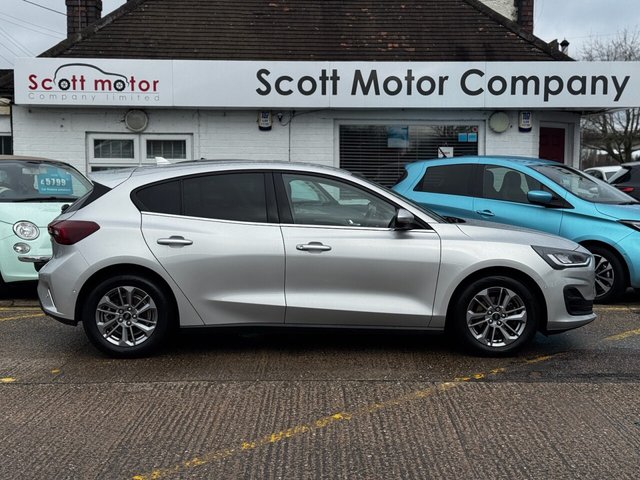 2022 FORD FOCUS - Photo 9