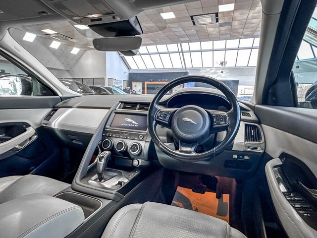 2020 Jaguar E-Pace 2L S 5dr - Photo 3