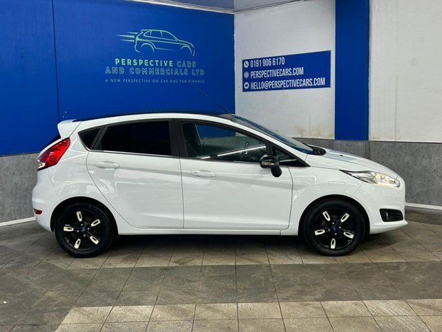 2016 FORD FIESTA - Photo 2