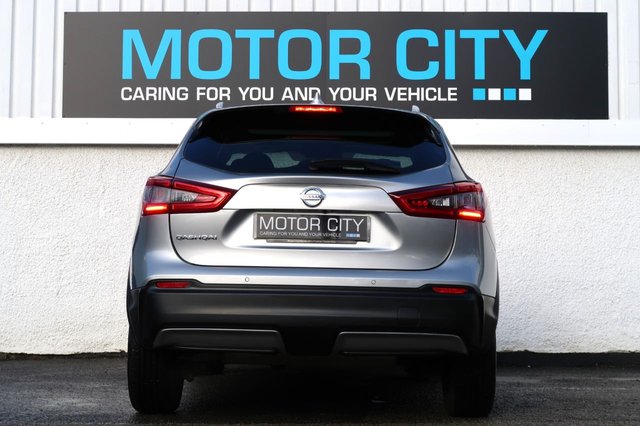 2017 NISSAN QASHQAI 1.2 DIG-T N-Connecta SUV 5dr Petrol Manual Euro 6 (s/s) (115 ps) - Photo 9
