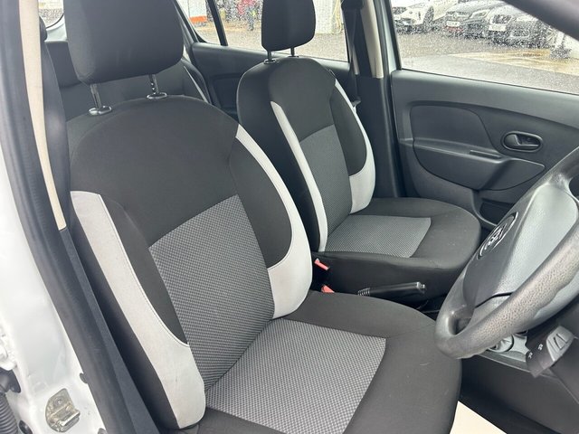 2016 DACIA SANDERO 1.2 Ambiance Hatchback 5dr Petrol Manual Euro 6 (75 ps) - Photo 12