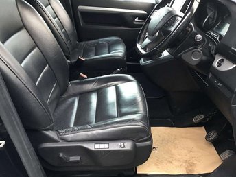 View our PEUGEOT TRAVELLER