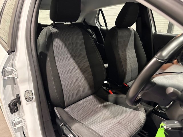 2022 Vauxhall Corsa 1.2L Design 5dr - Photo 9