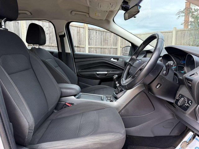 2017 Ford Kuga - Photo 5