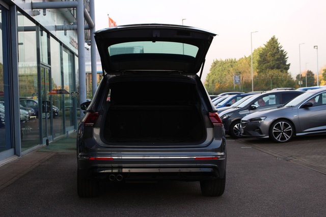 2016 VOLKSWAGEN TIGUAN 2.0 TDI BlueMotion Tech R-Line SUV 5dr Diesel DSG Euro 6 (s/s) (150 ps) - Photo 9