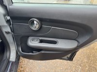 USED 2020 70 MINI CLUBMAN 1.5 Cooper Sport Estate 6dr Petrol Steptronic Euro 6 (s/s) (136 ps) LOW MILEAGE AUTOMATIC WITH LOVELY SPEC INC SAT NAV CRUISE CONTROL AIR CON PARK DISTANCE CONTROL